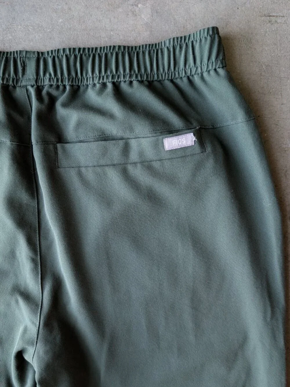 Figs Men's Tansen Jogger Scrub Pant in Moss Green joggers medium tall